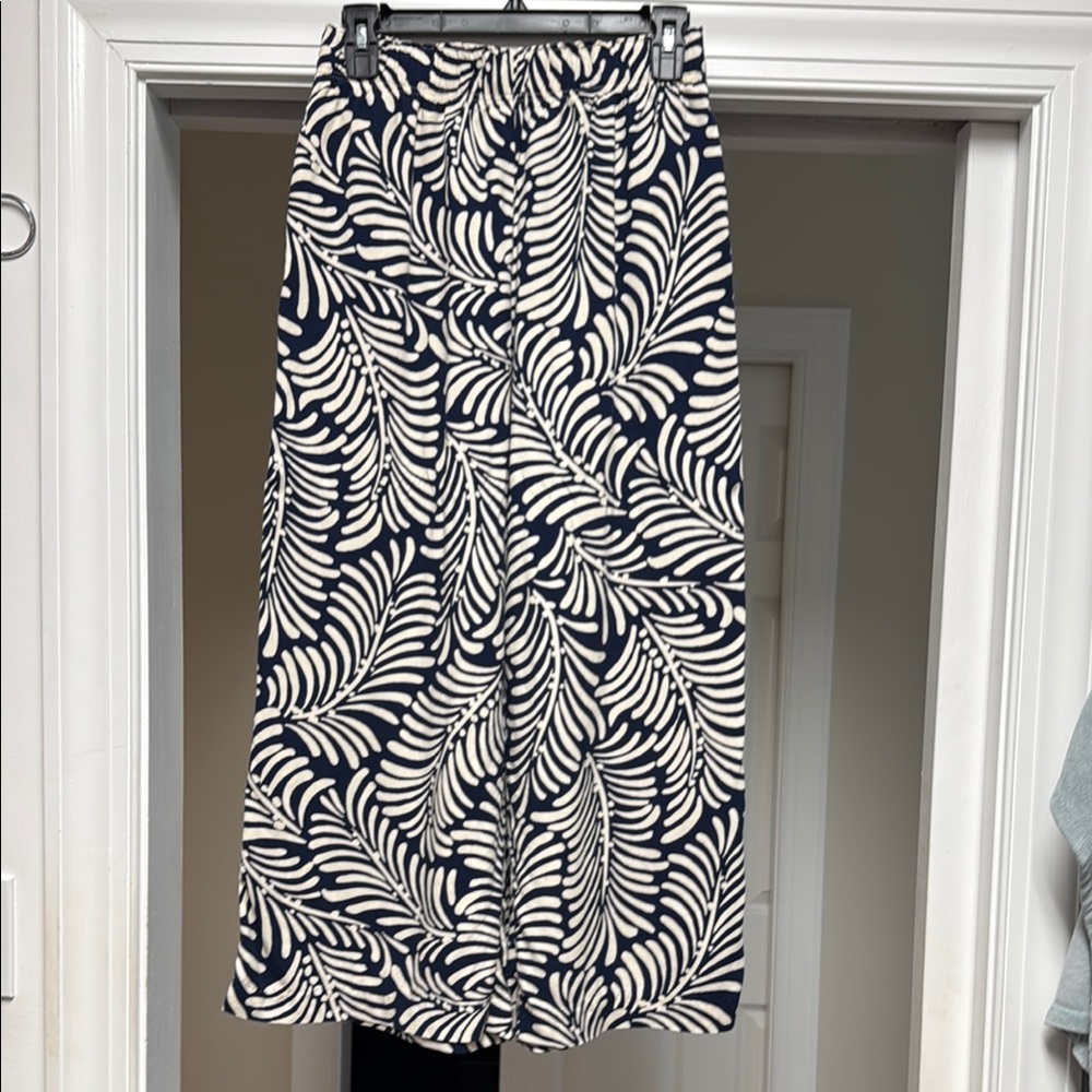 H&M Patterned Cropped Pants